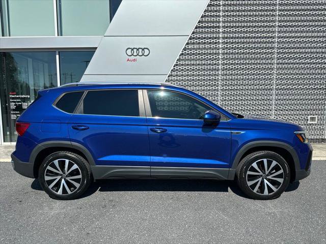 Used 2022 Volkswagen Taos SE AWD/4WD image 2