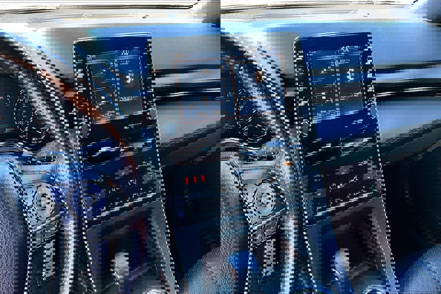 Used 2019 Toyota Avalon XSE image 7