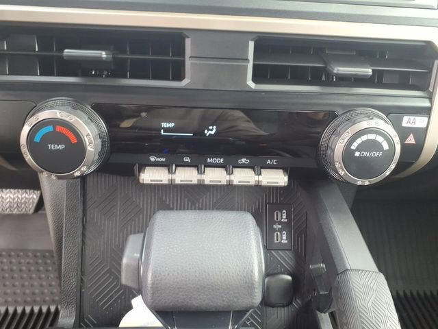 Used 2024 Toyota Tacoma SR image 18