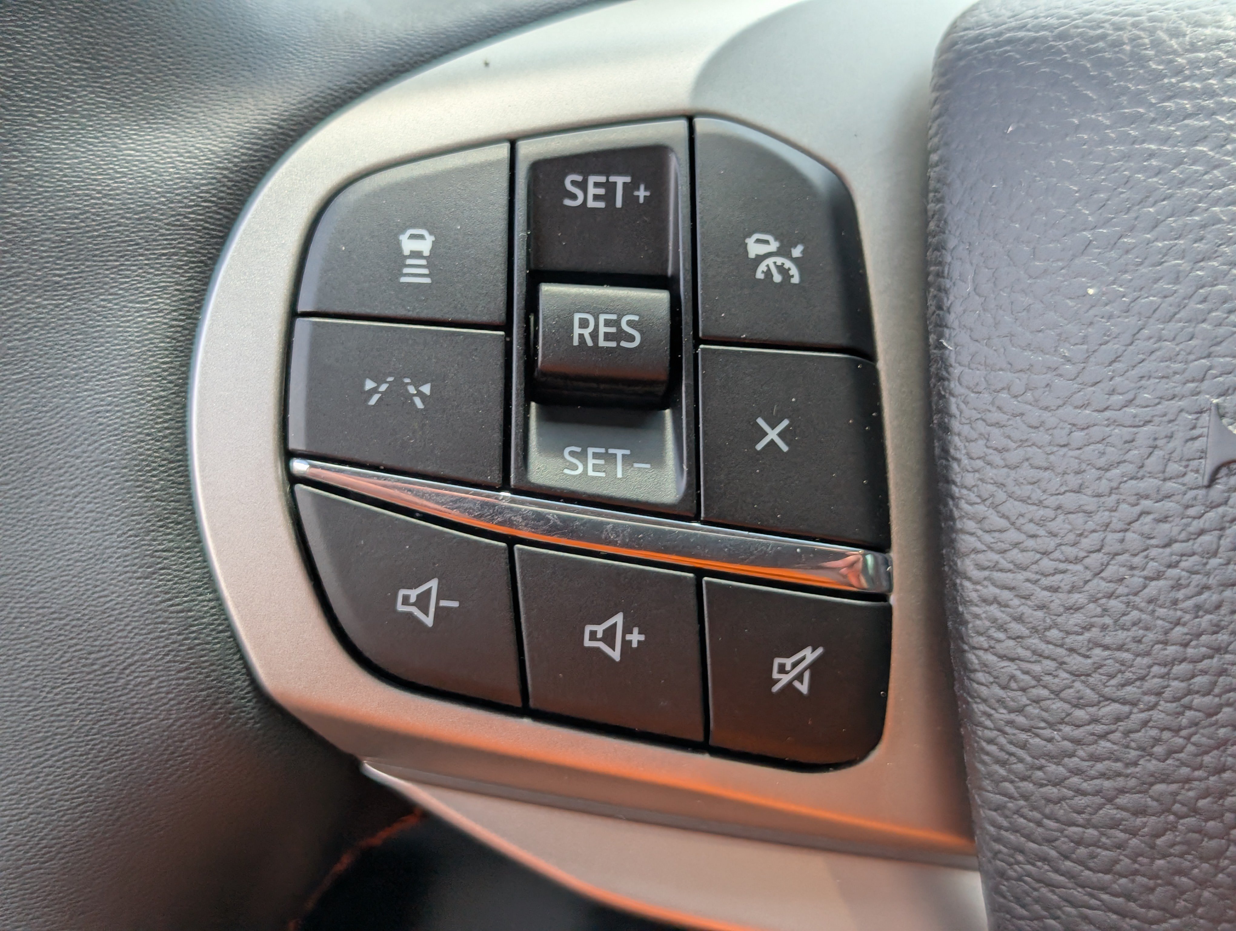 New 2026 Ford Explorer Active RWD image 20