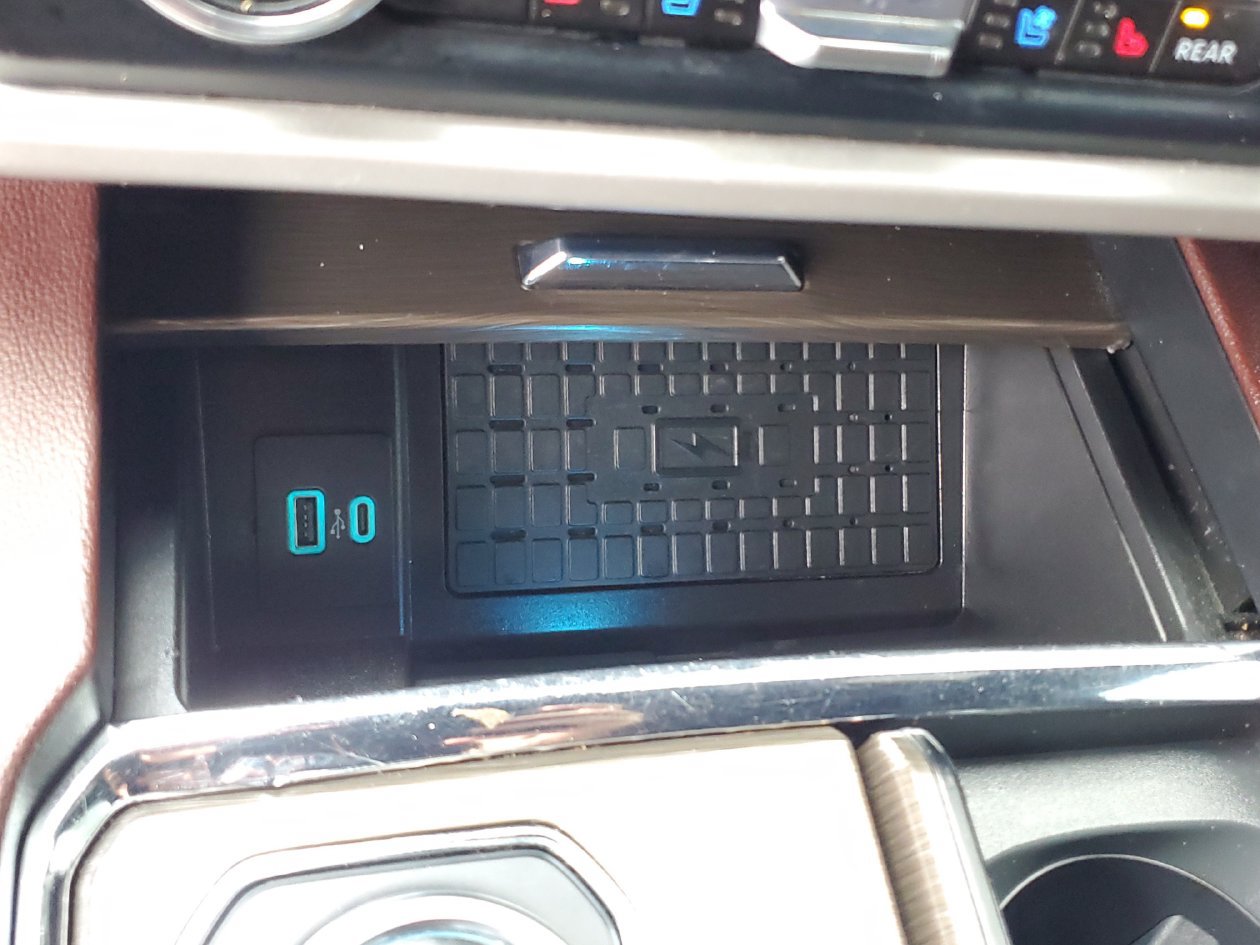 Used 2024 Ford Expedition Limited RWD image 23