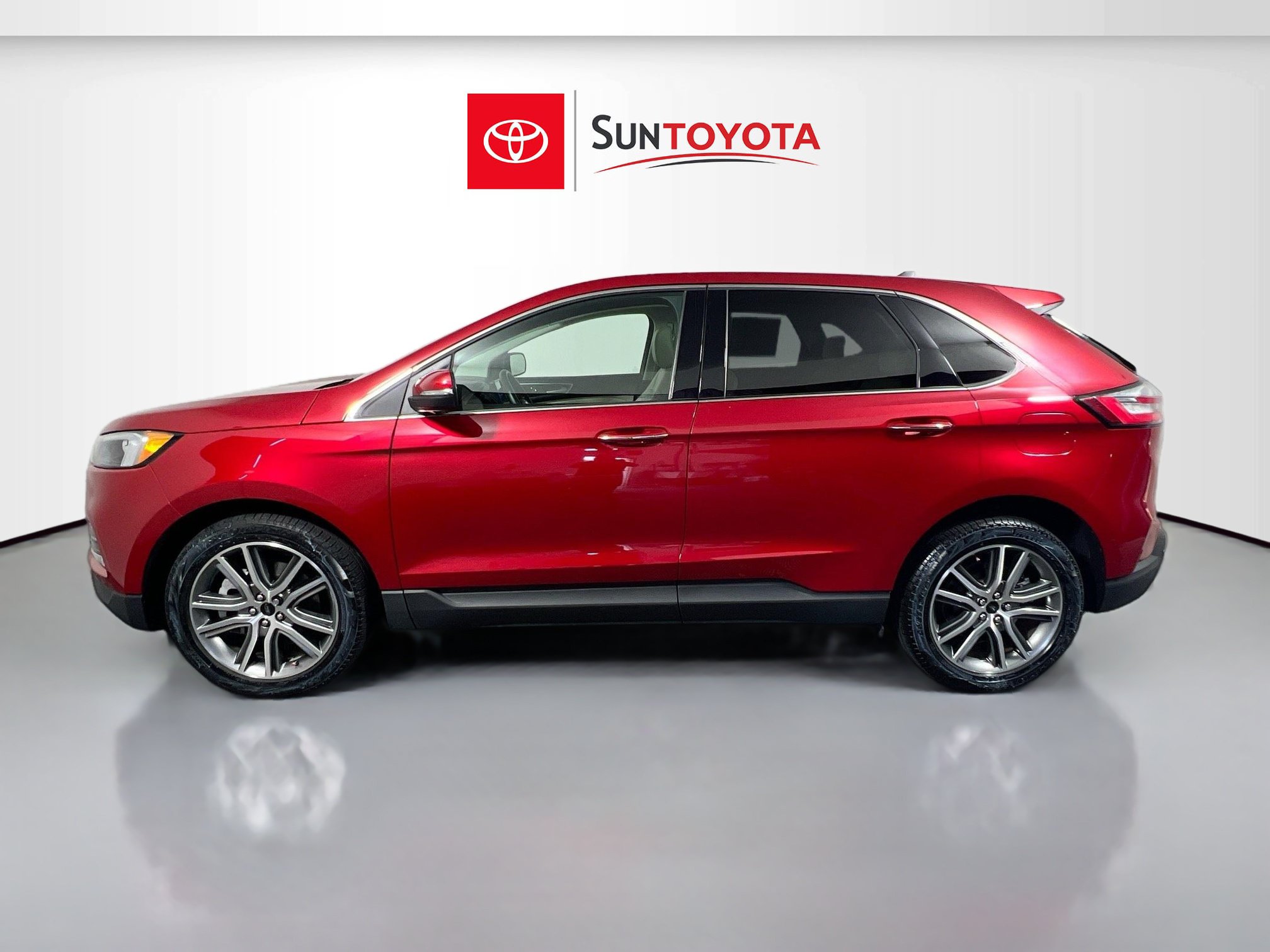 Used 2024 Ford Edge Titanium AWD/4WD image 7