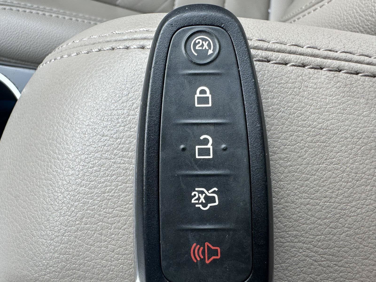 Used 2015 Ford Escape Titanium AWD/4WD image 14