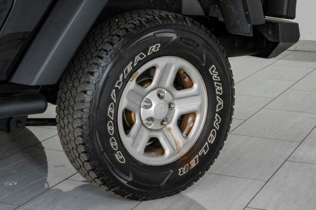 Used 2015 Jeep Wrangler Sport w/ Mopar Black Appearance Group AWD/4WD image 42