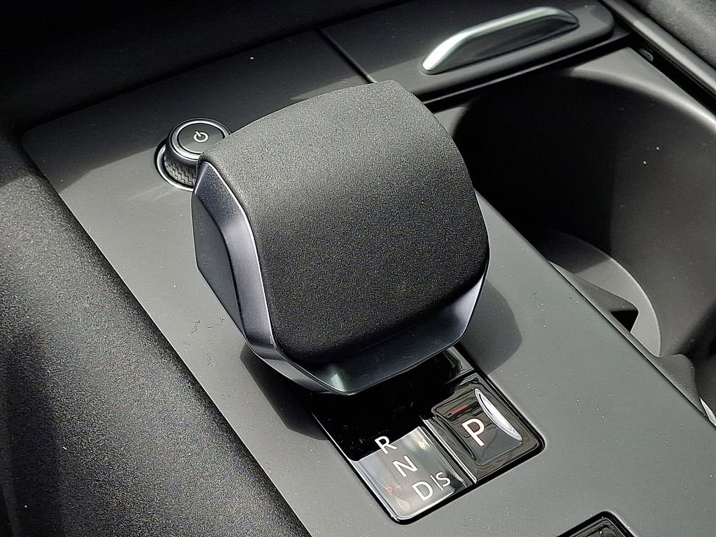 New 2025 Land Rover Discovery S image 11