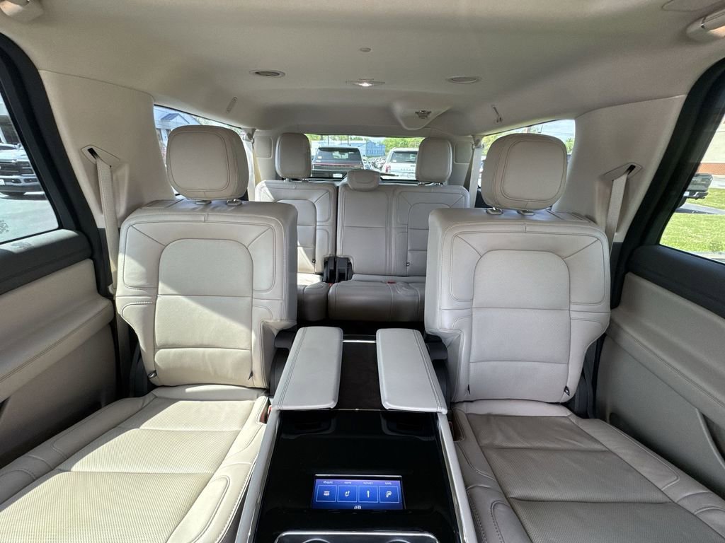 Used 2024 Lincoln Navigator L Reserve AWD/4WD image 23