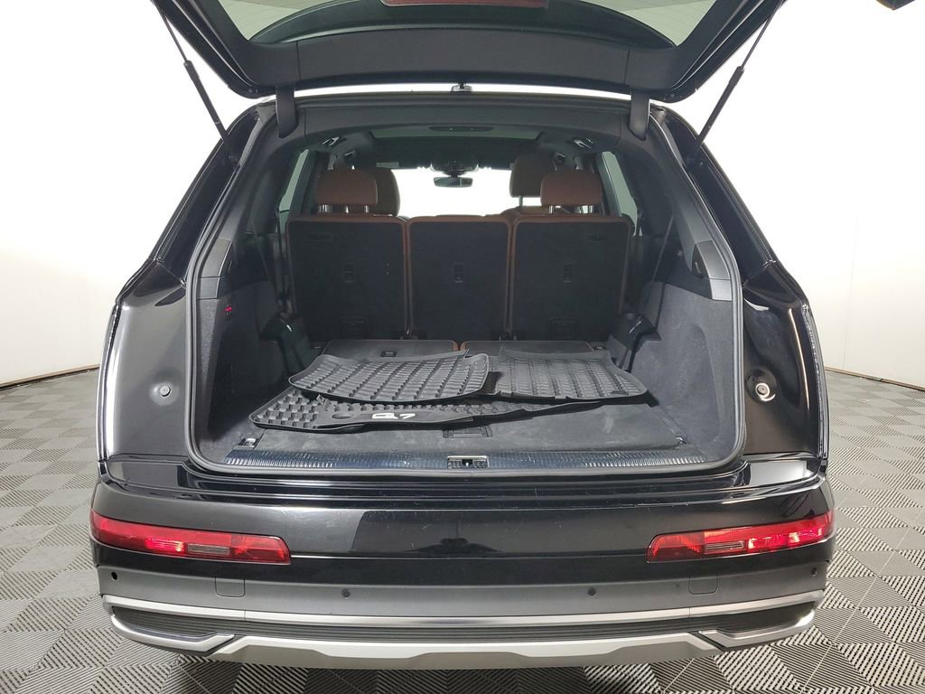 Used 2021 Audi Q7 3.0T Premium AWD/4WD image 9