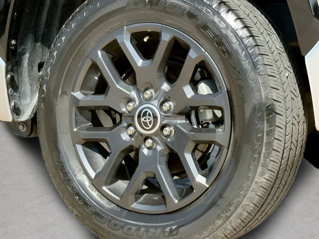 Used 2022 Toyota Tundra Platinum RWD image 14