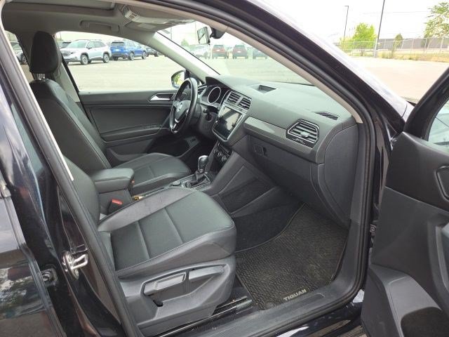 Used 2018 Volkswagen Tiguan SEL AWD/4WD image 20