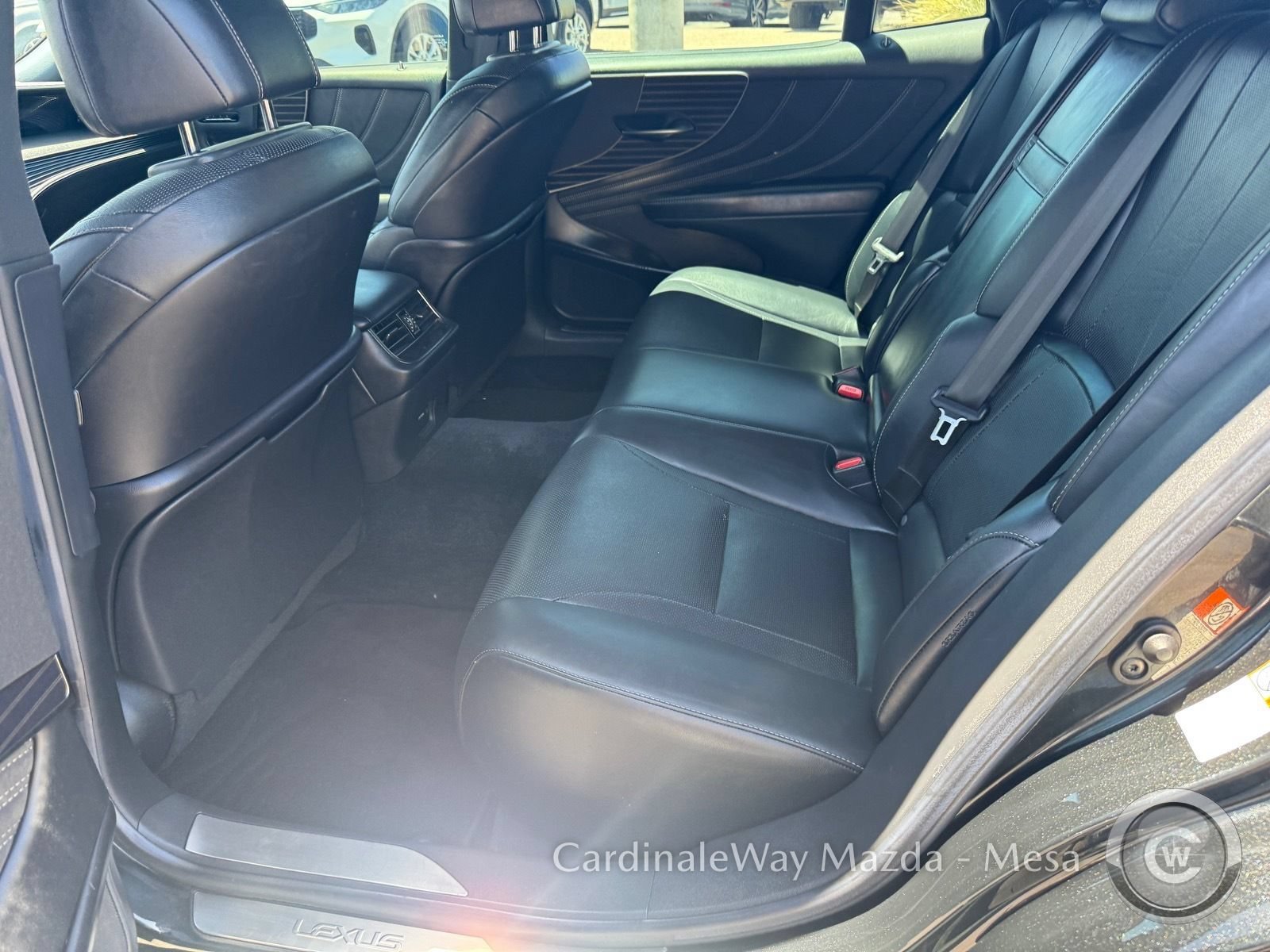 Used 2019 Lexus LS 500 w/ Accessory Package (Z1) RWD image 14