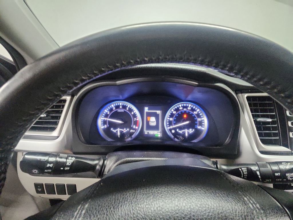 Used 2017 Toyota Highlander XLE image 11