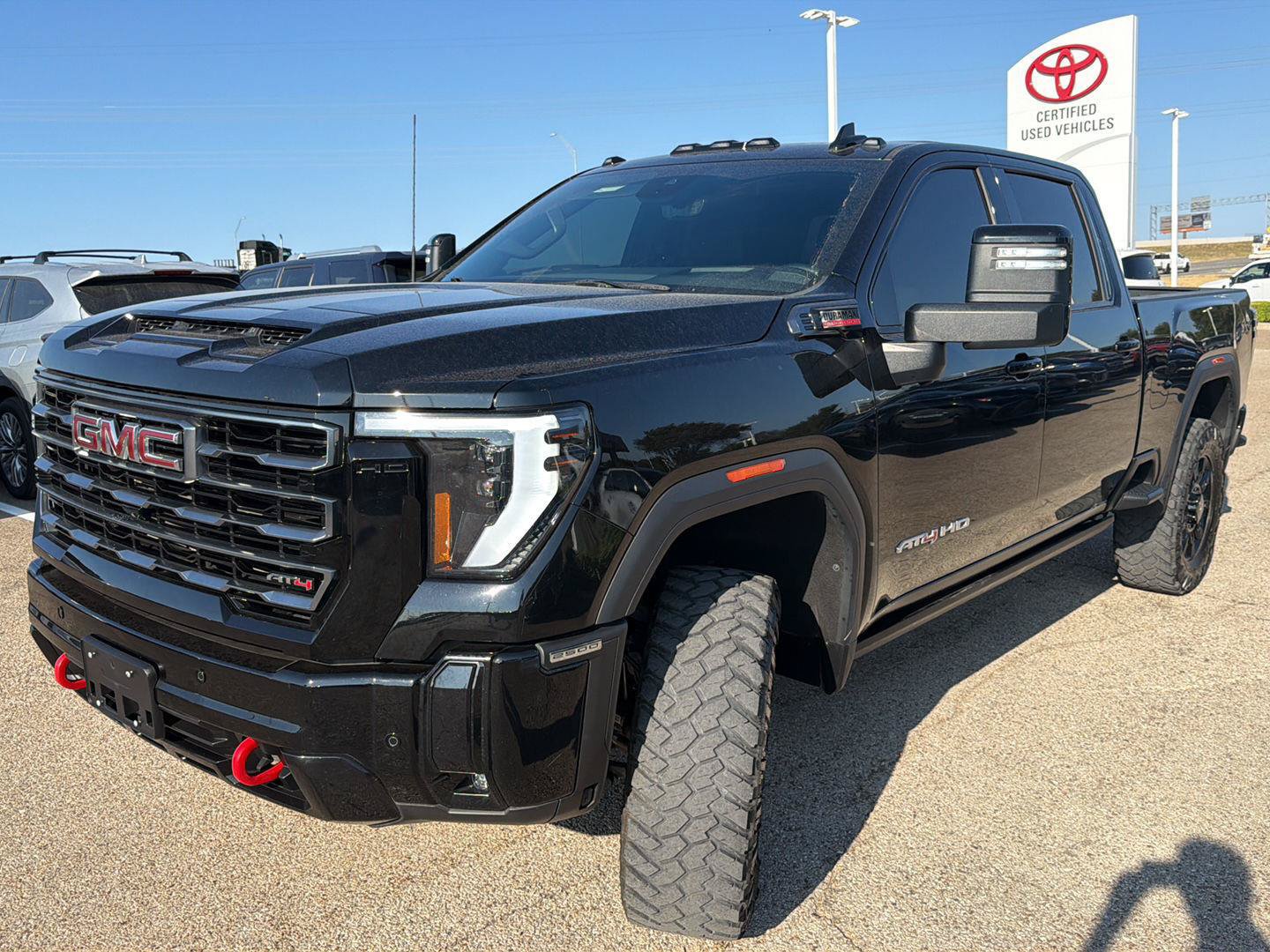 Used 2025 GMC Sierra 2500 AT4 w/ AT4 Premium Plus Package AWD/4WD image 7