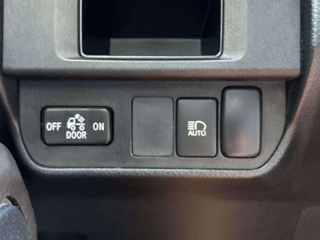 Used 2019 Toyota Tacoma SR5 AWD/4WD image 29
