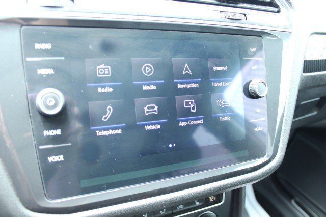 Used 2019 Volkswagen Tiguan SEL Premium w/ 3rd Row Seat Package AWD/4WD image 27