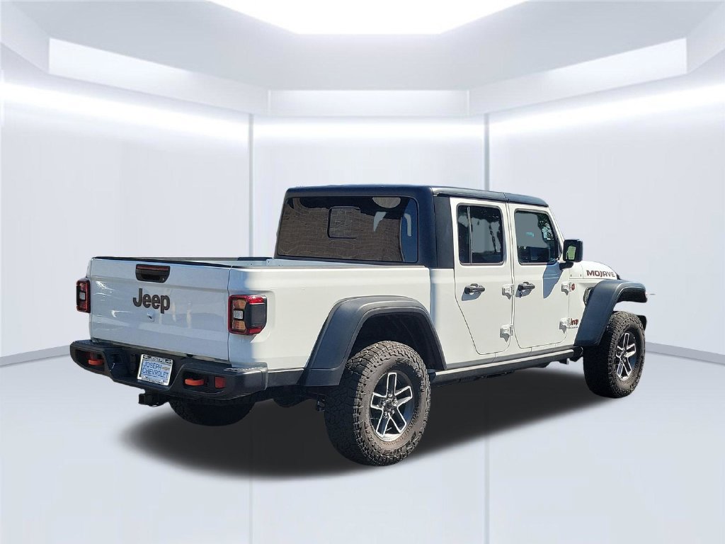 Used 2026 Jeep Gladiator Mojave AWD/4WD image 5