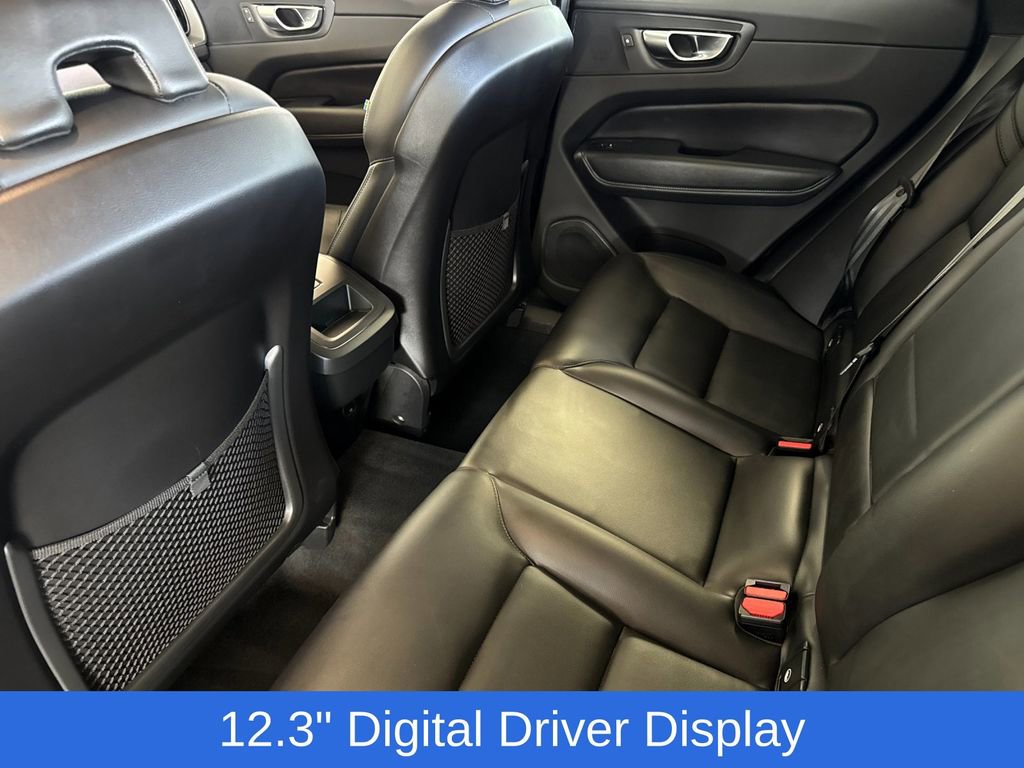 Certified 2025 Volvo XC60 B5 Core image 11