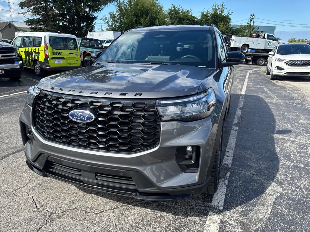 Certified 2025 Ford Explorer ST-Line w/ ST-Line Street Pack AWD/4WD image 54
