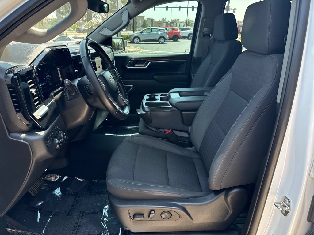 Used 2023 Chevrolet Silverado 1500 LT w/ Protection Package AWD/4WD image 9