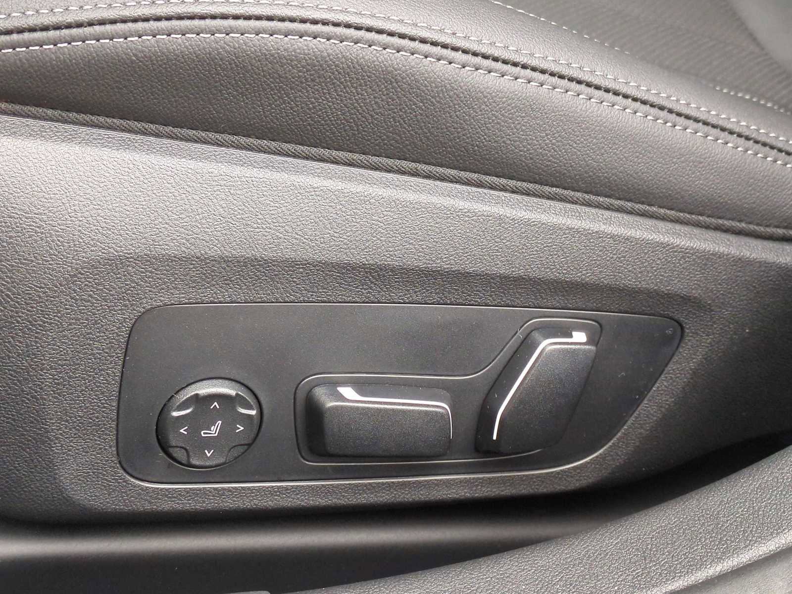 Used 2025 BMW i4 xDrive40i w/ Premium Package image 18