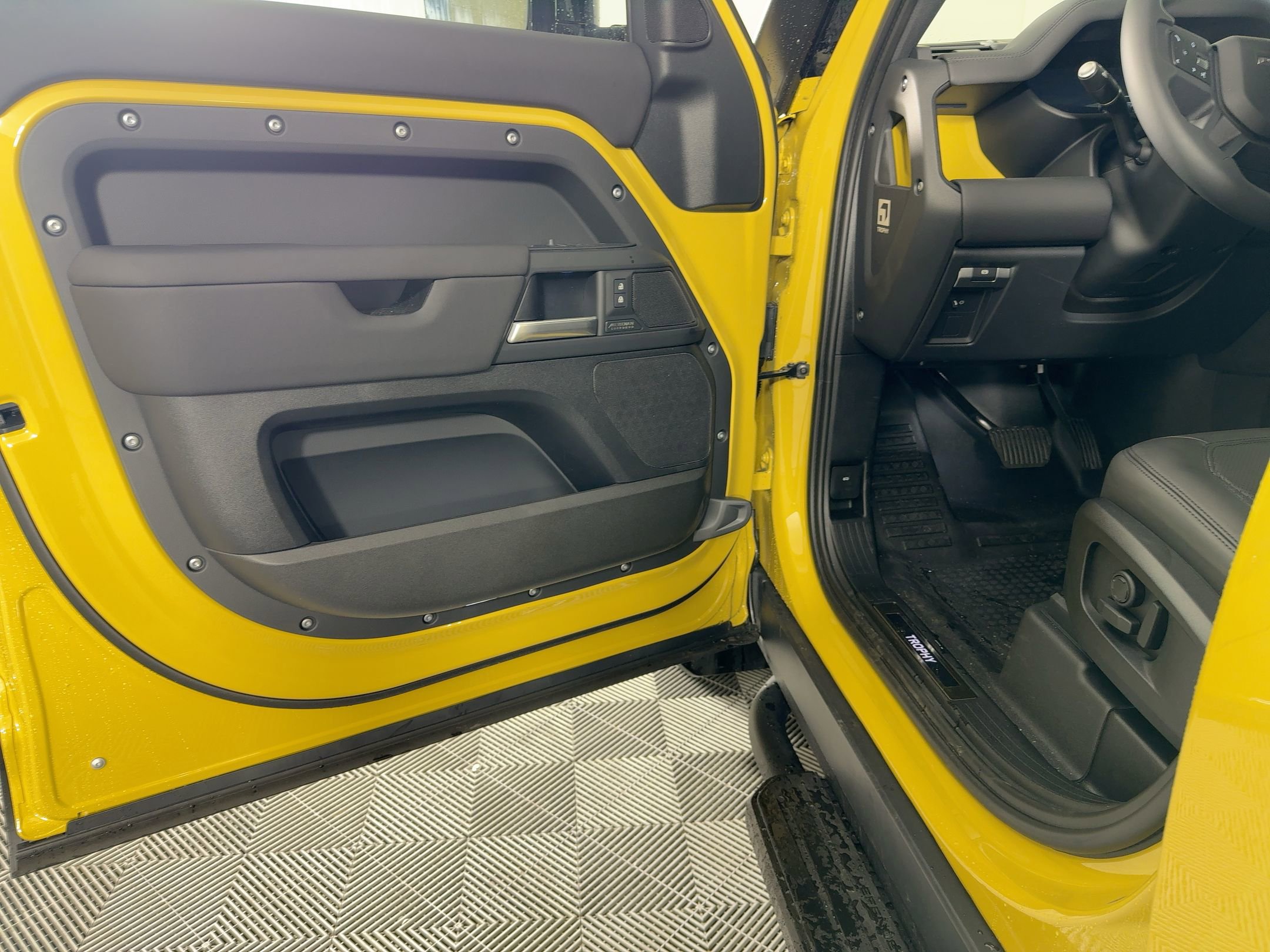 New 2026 Land Rover Defender 110 image 5