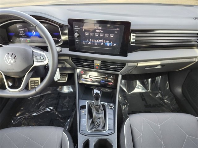 Used 2025 Volkswagen Jetta Sport image 14