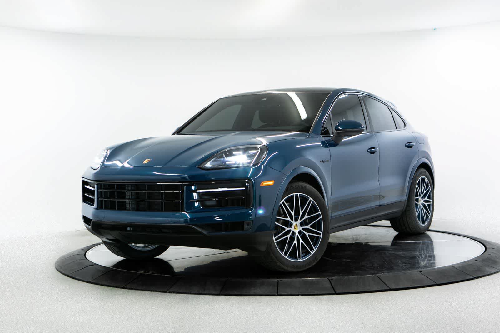 Certified 2024 Porsche Cayenne Coupe AWD/4WD image 1