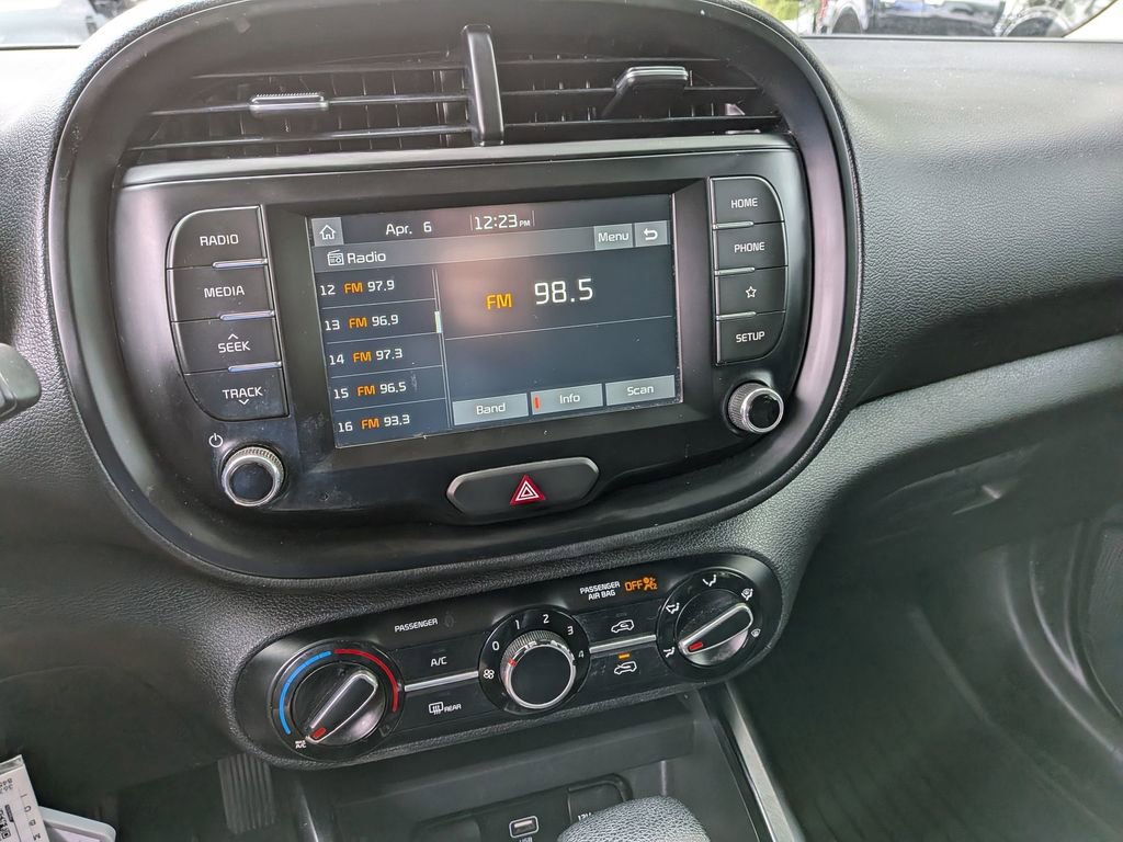 Used 2020 Kia Soul S FWD image 21