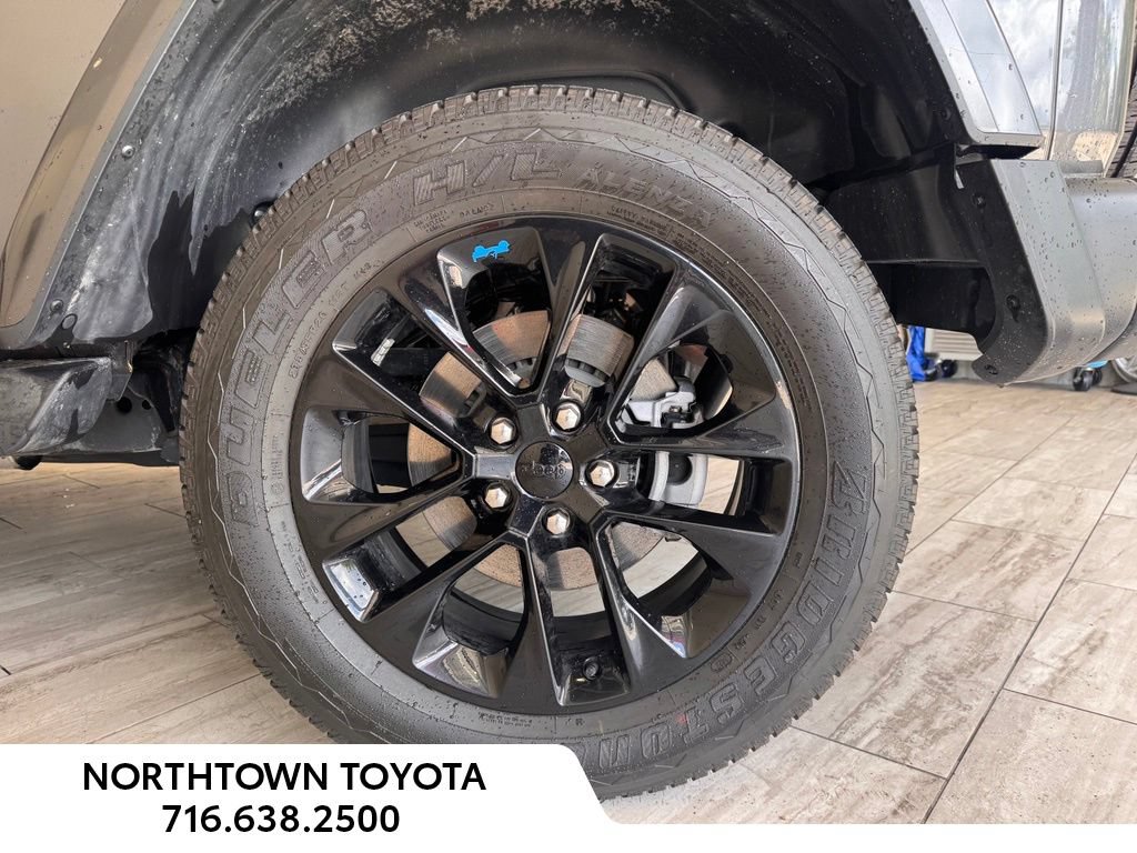 Used 2023 Jeep Wrangler Unlimited Sahara w/ Cold Weather Group AWD/4WD image 13