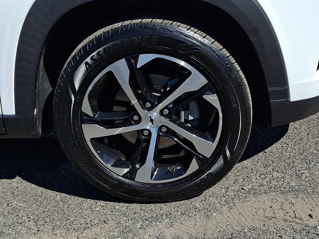 Used 2024 Chevrolet Trax RS FWD image 33