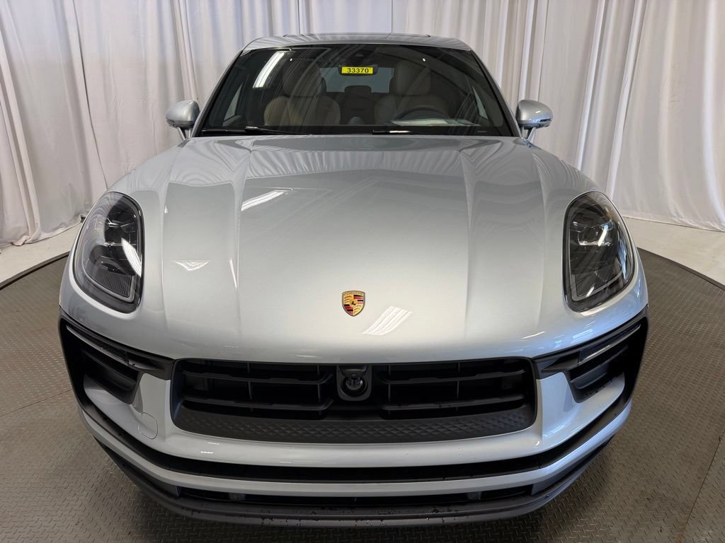 Certified 2026 Porsche Macan AWD/4WD image 33