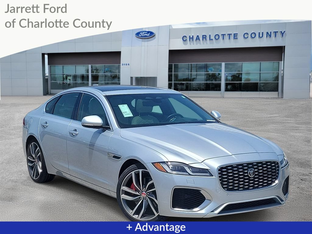 Used 2022 Jaguar XF SE RWD image 1