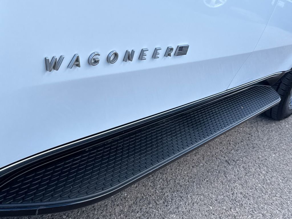 Certified 2024 Jeep Wagoneer Series II w/ Flexible Seating Group RWD image 8