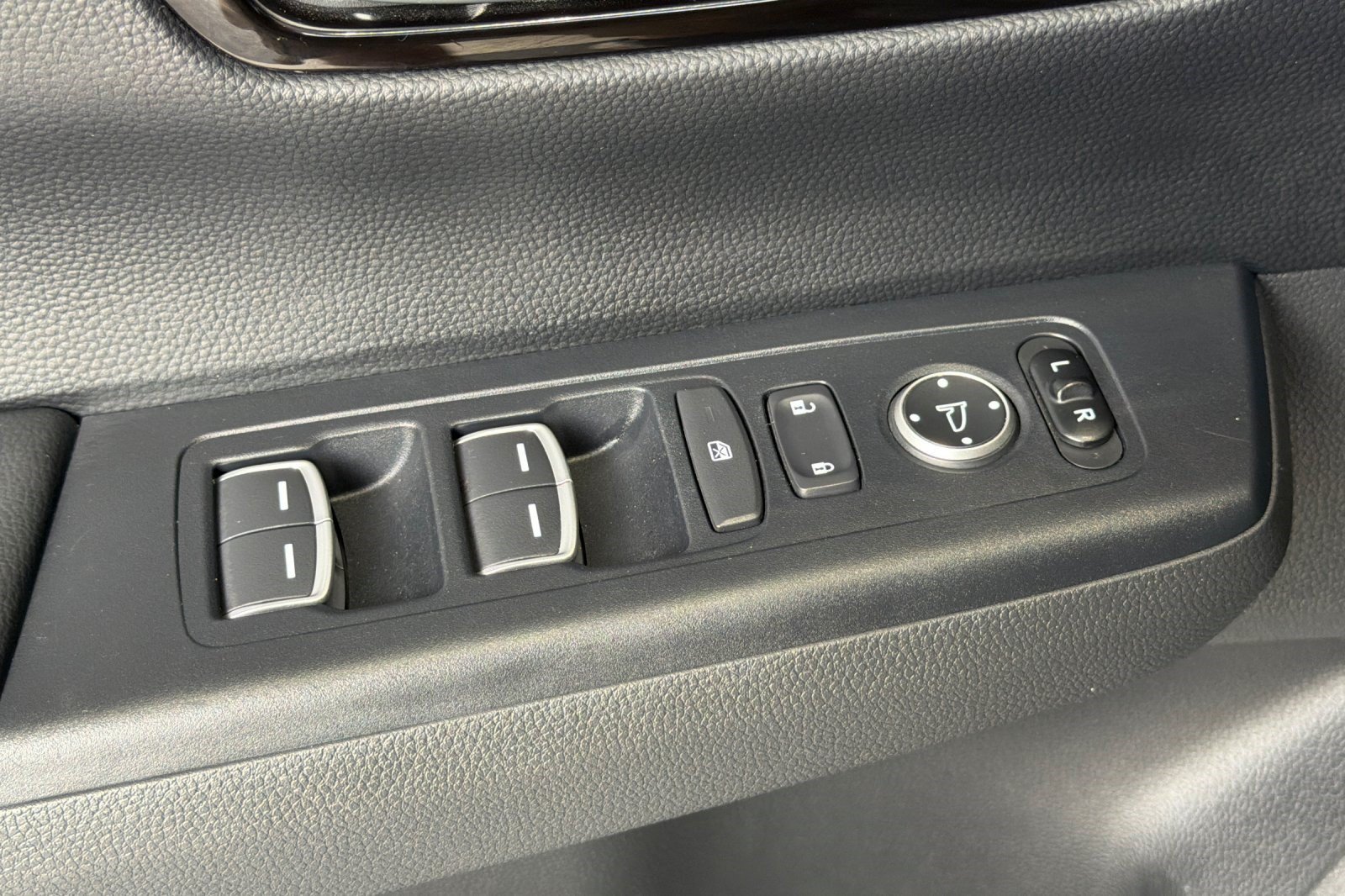 Used 2023 Honda CR-V EX-L image 13