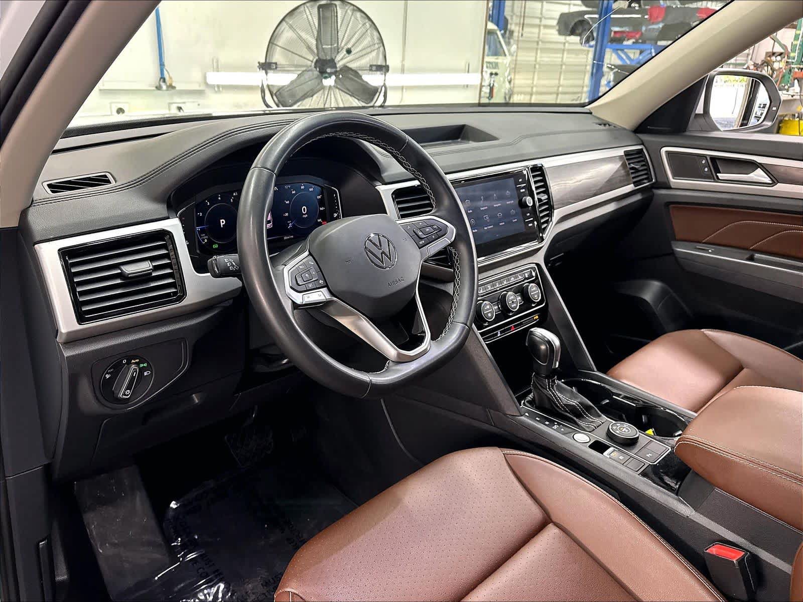 Used 2023 Volkswagen Atlas SE w/ Black Wheel Package AWD/4WD image 19