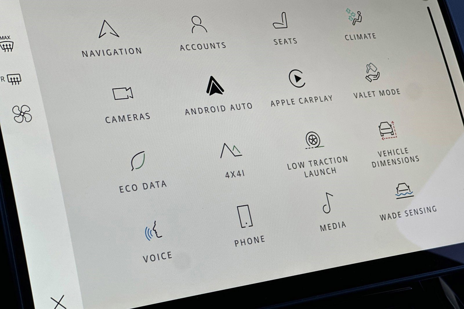 Used 2025 Land Rover Range Rover Sport SE image 23