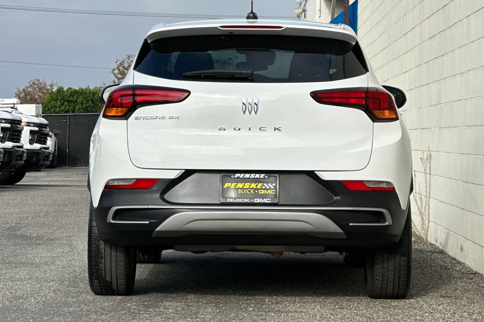 Certified 2024 Buick Encore GX Preferred FWD image 5
