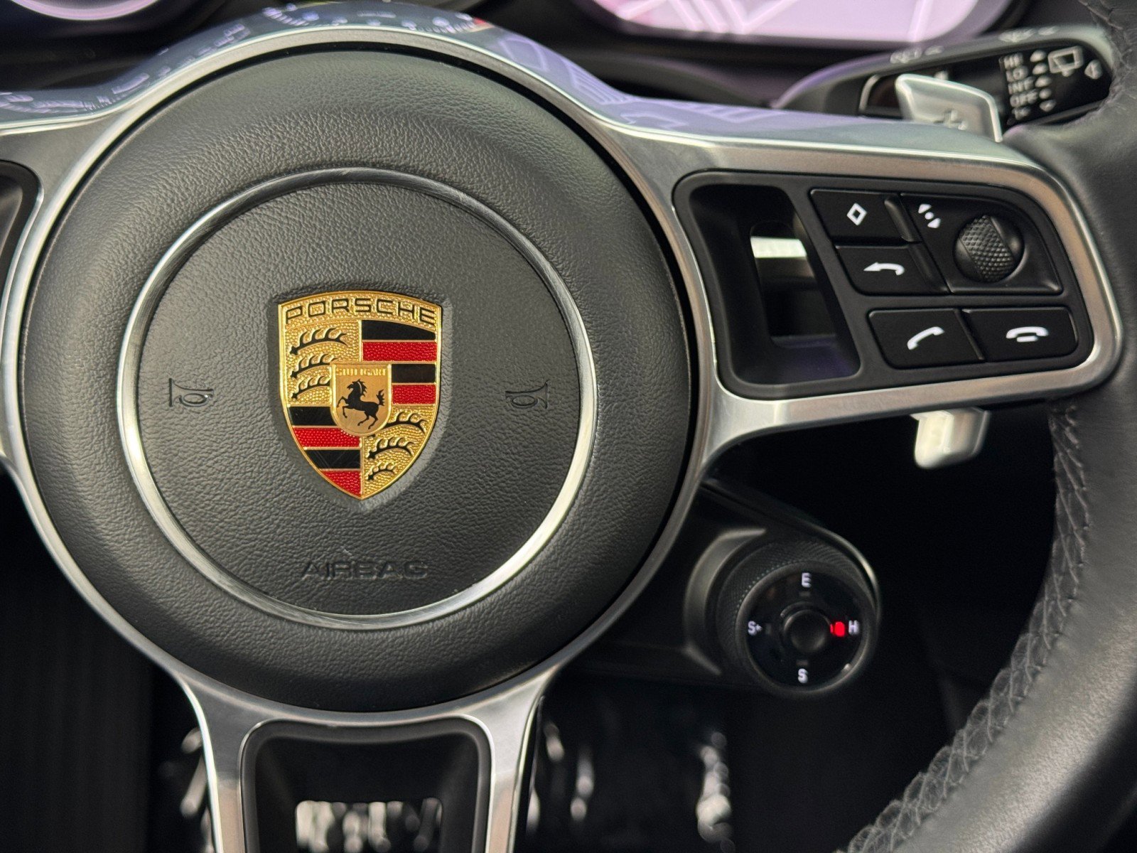 Used 2020 Porsche Cayenne E-Hybrid w/ Premium Package image 23