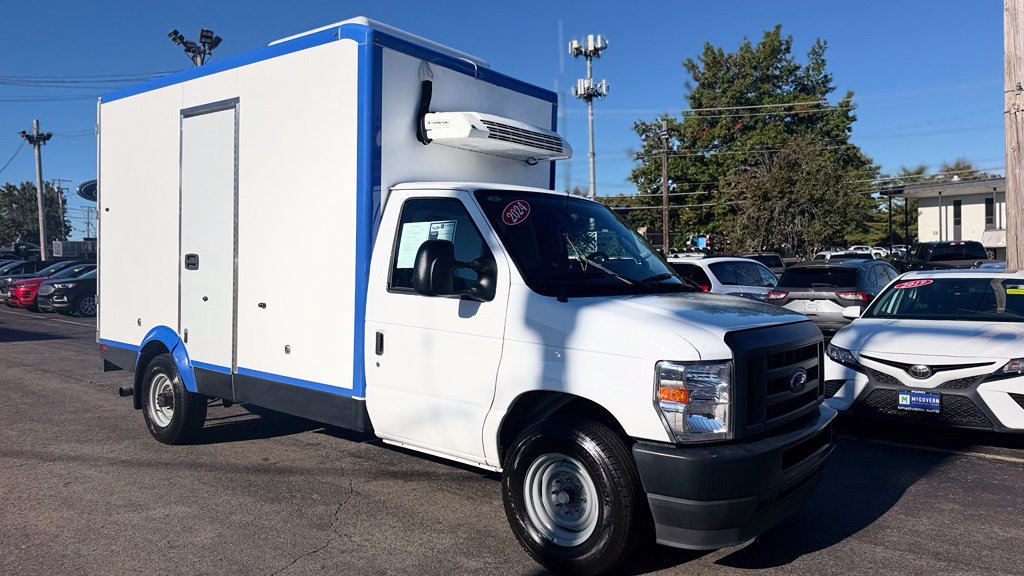 Used 2024 Ford E-350 and Econoline 350 Super Duty w/ Power Windows & Locks Group RWD image 12