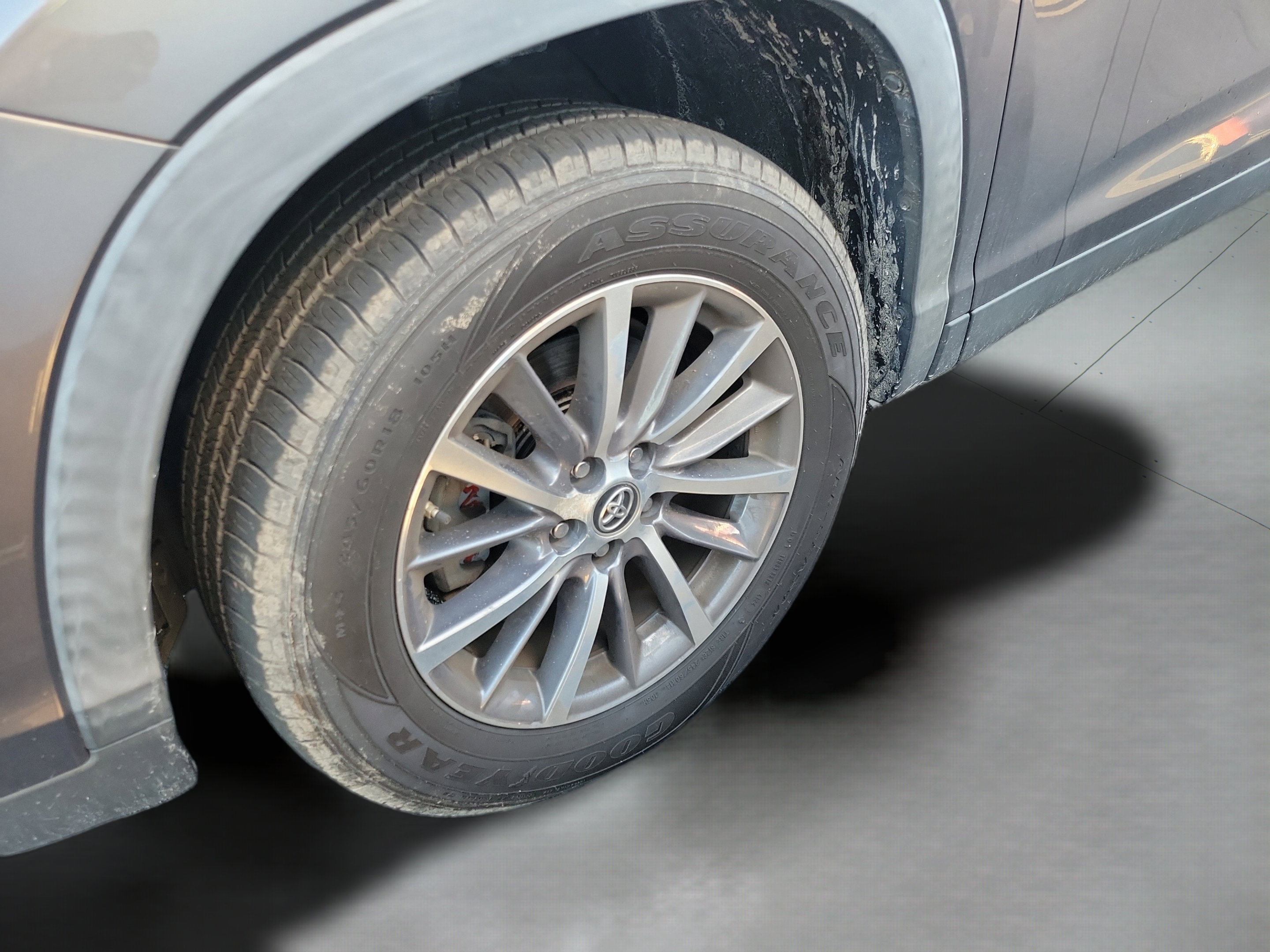 Used 2019 Toyota Highlander XLE FWD image 30