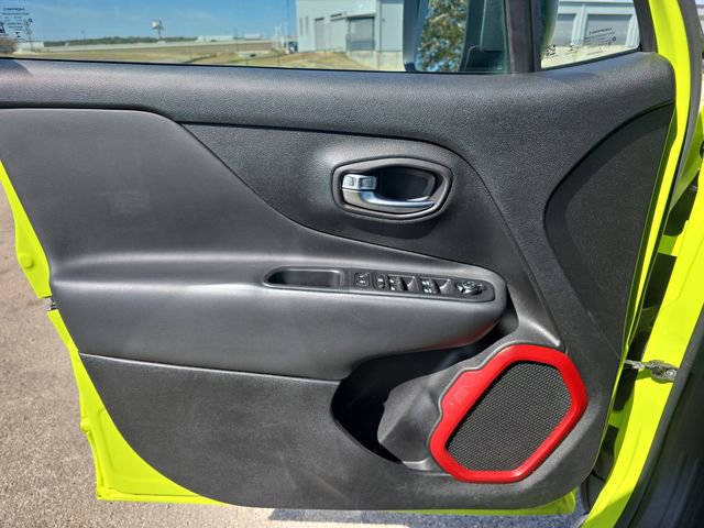 Used 2018 Jeep Renegade Trailhawk image 26