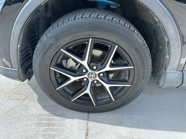 Used 2016 Toyota RAV4 SE FWD image 2