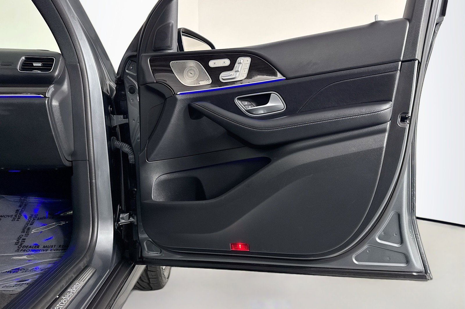 Used 2023 Mercedes-Benz GLS 450 4MATIC image 24