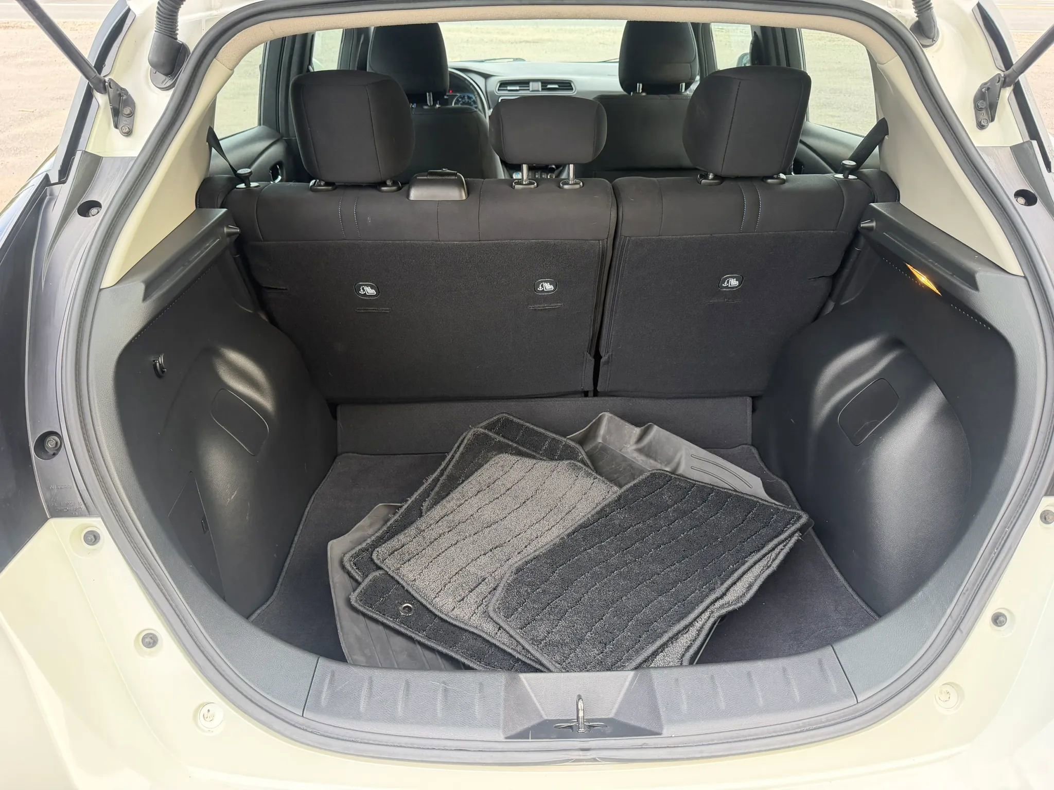 Used 2022 Nissan Leaf SV image 14