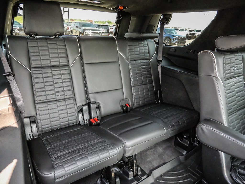 Used 2023 Cadillac Escalade Premium Luxury Platinum w/ LPO, Radiant Package AWD/4WD image 28