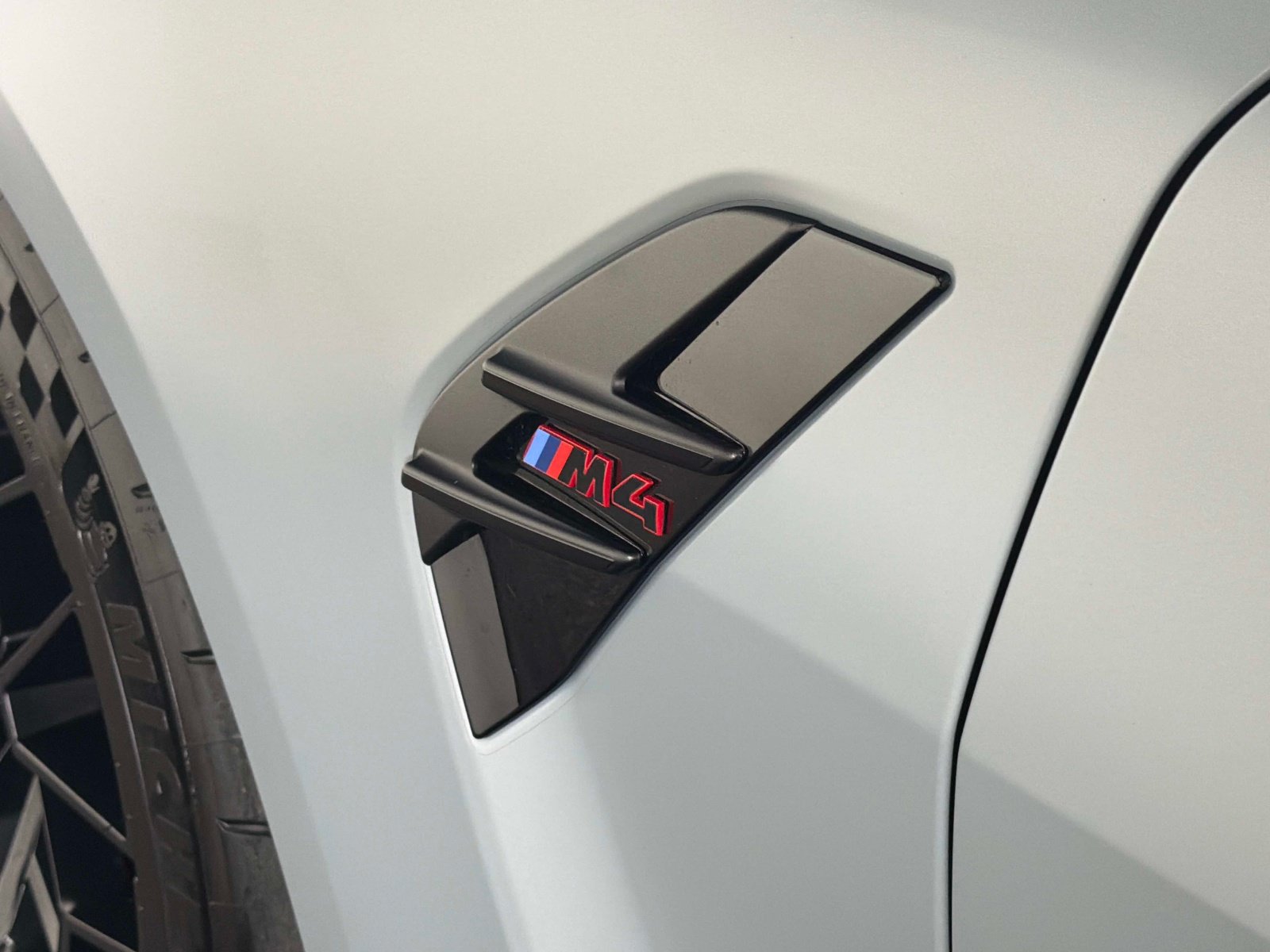 Used 2023 BMW M4 CSL RWD image 30