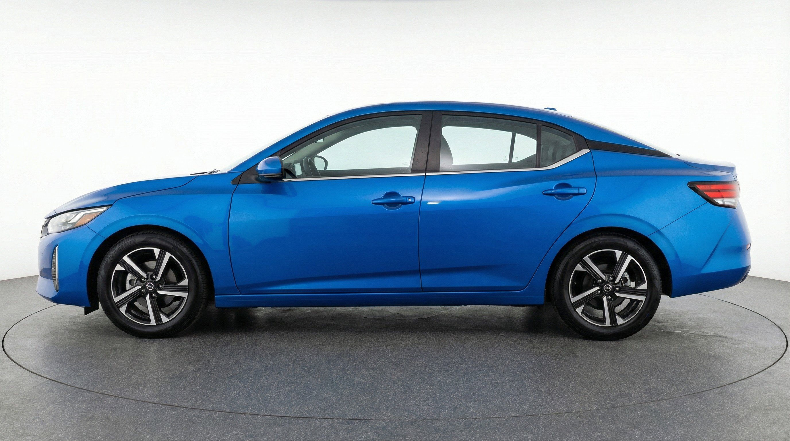 Used 2025 Nissan Sentra SV image 5