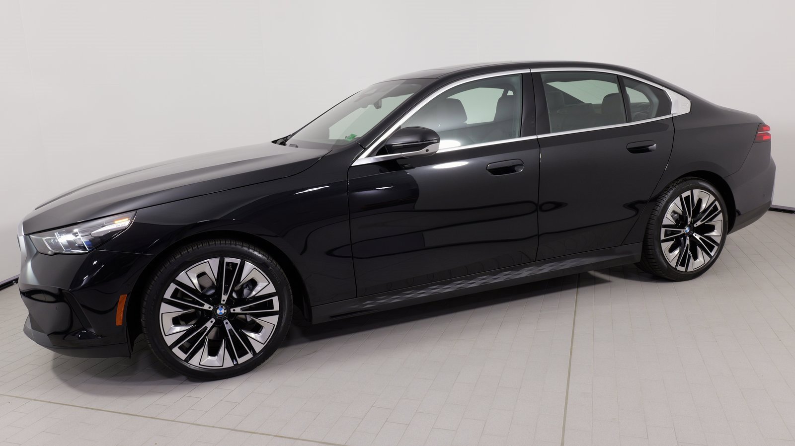 Used 2025 BMW 530i xDrive