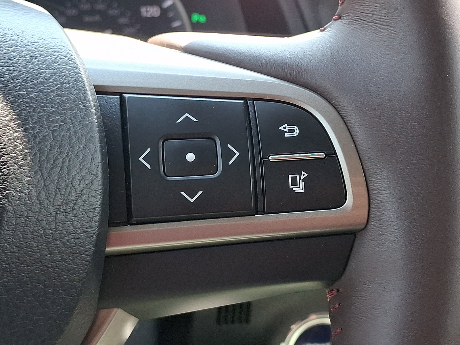 Used 2016 Lexus RX 450h AWD image 24