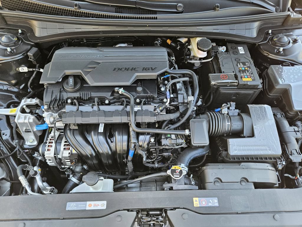 New 2026 Hyundai Elantra Limited FWD image 32