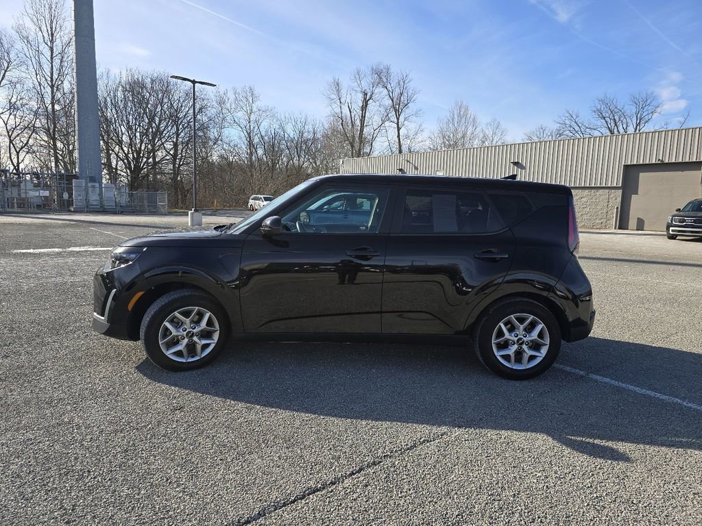 Used 2023 Kia Soul S image 12